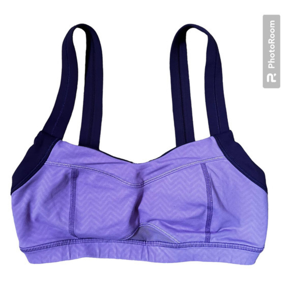 Lululemon Adjust Me Sport Bra size 6‎ purple